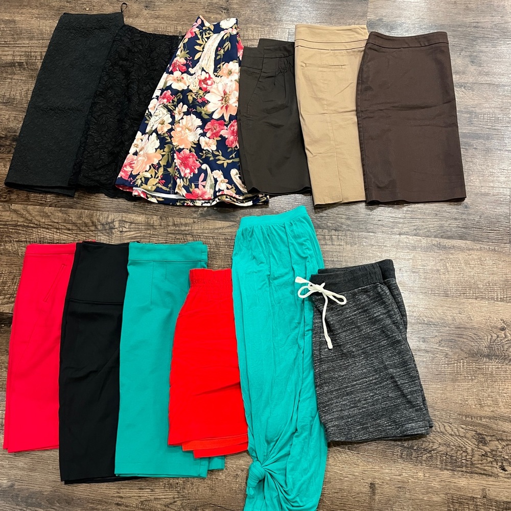 Gorgeous Professional Skirt Lot Size 6P